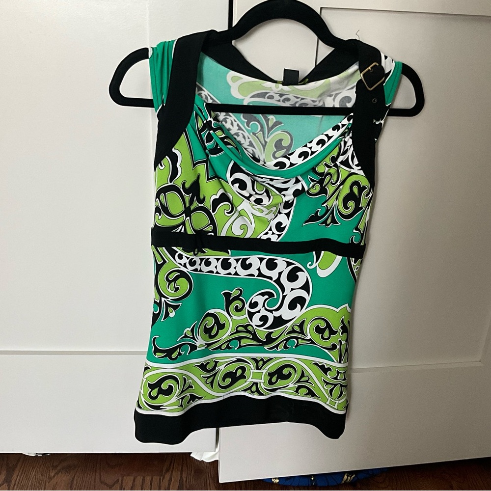 Carrie’s / Green / Size M / Womans top / Green and Black